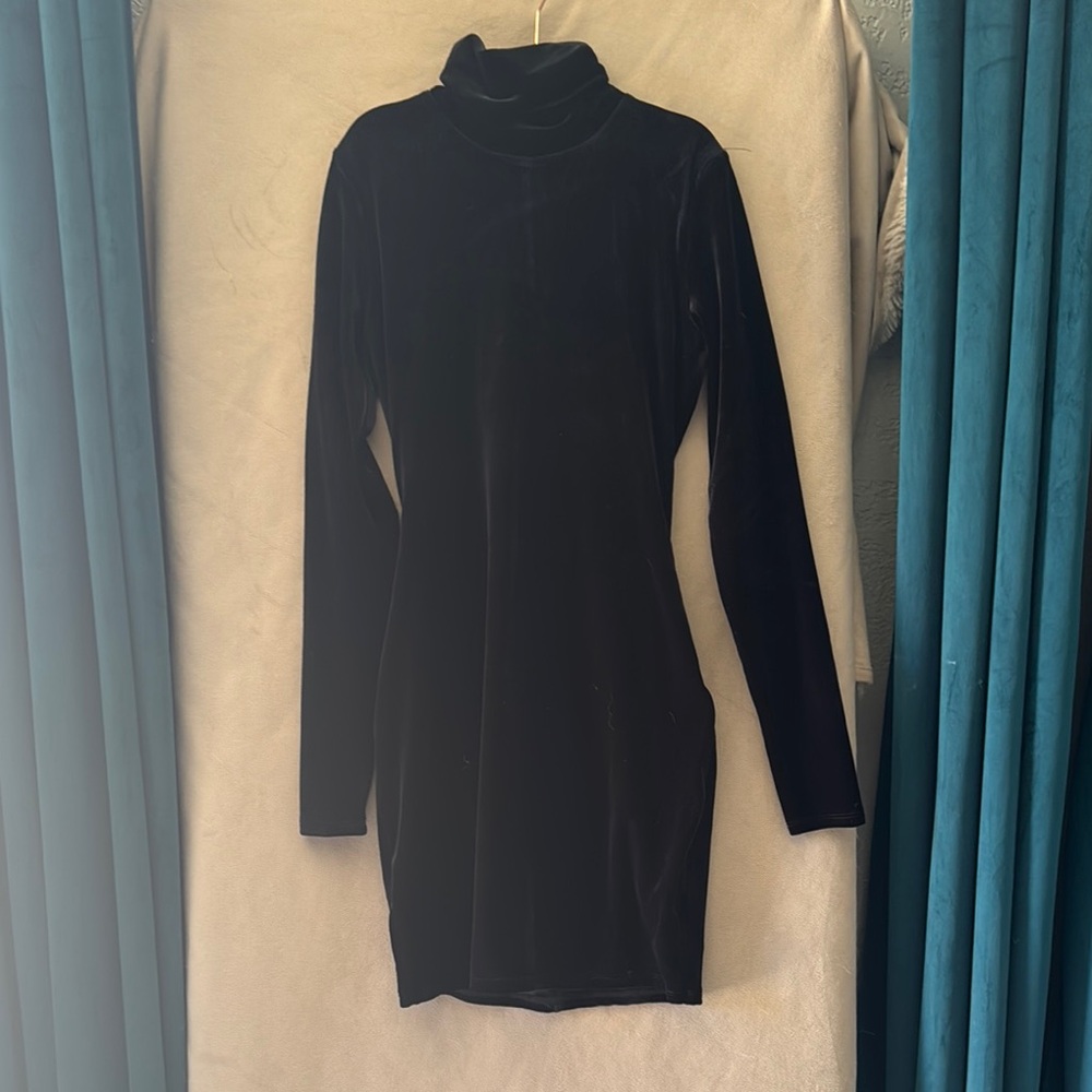 Naked Wardrobe Elegant Black Velvet Turtleneck Dress